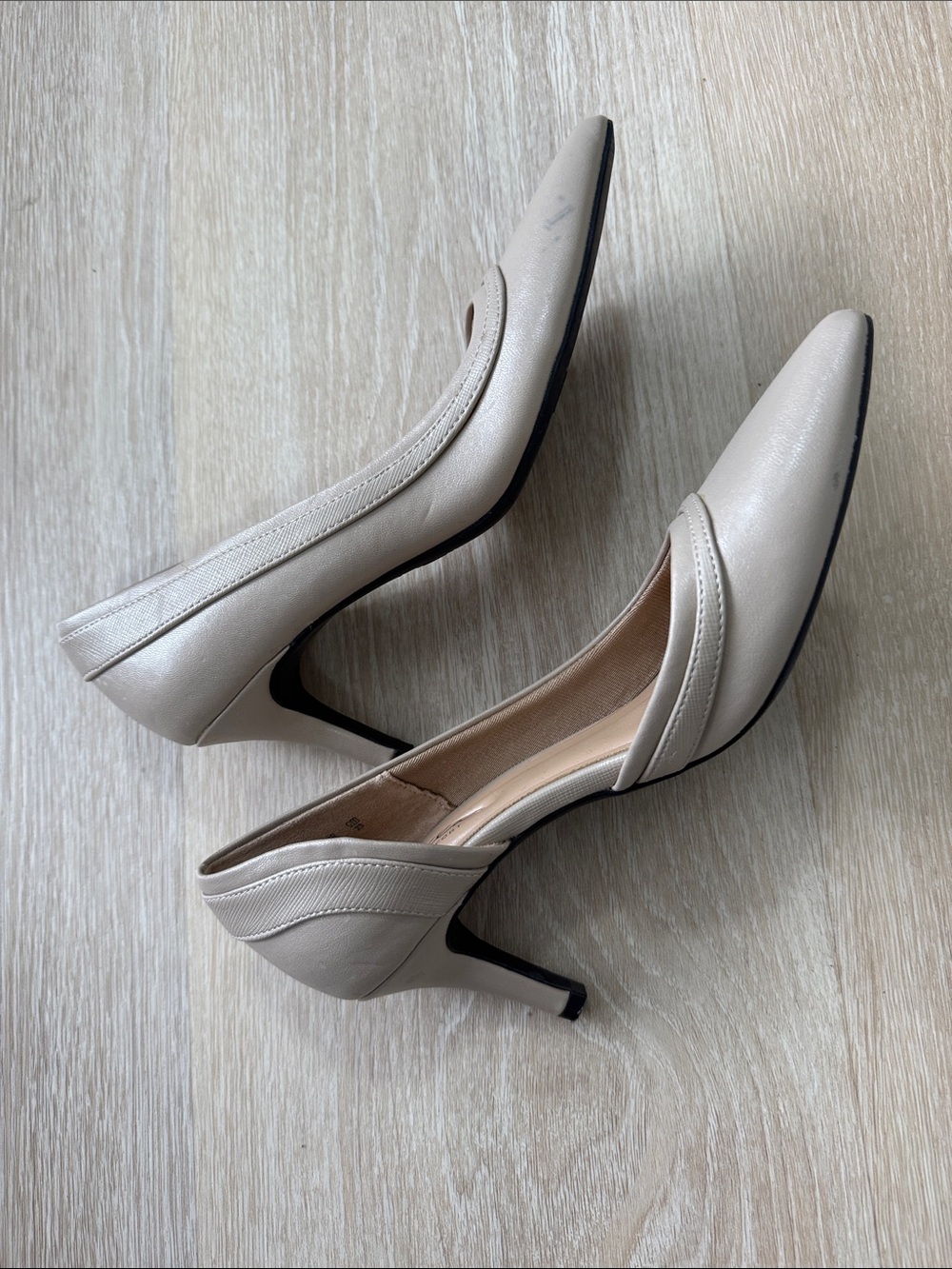 Abella Pointed-Toe Pump in Light Beige - Picture 3 of 6